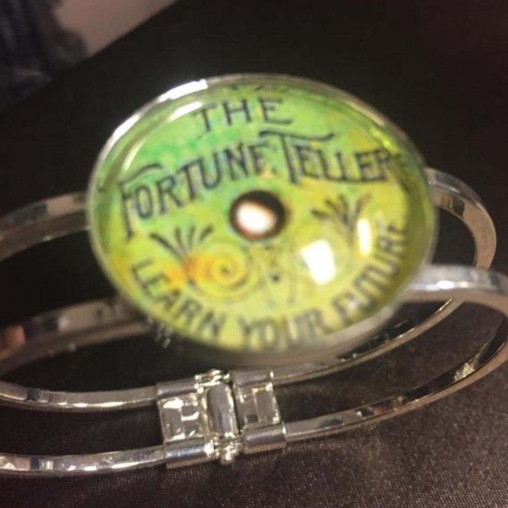 Fortune teller bracelet